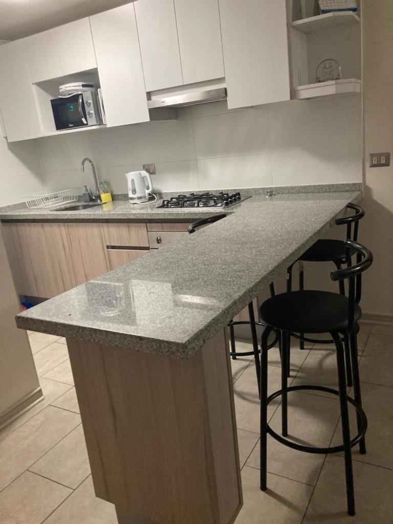 - Arriendo Departamento Amoblado Apartamento