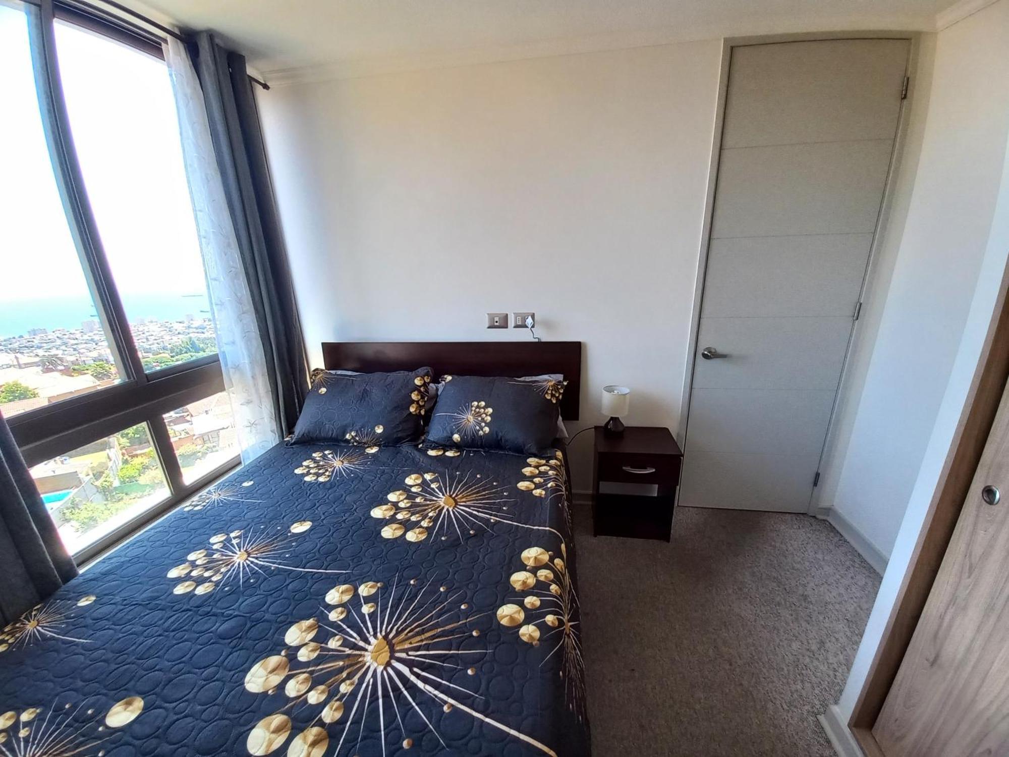 - Arriendo Departamento Amoblado